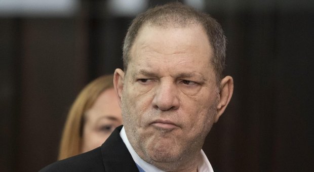 Weinstein, nuove accuse di stupro: ora rischia l'ergastolo