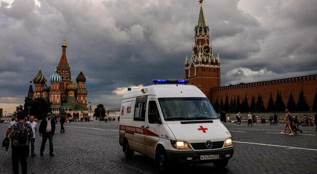 Il Covid fa strage in Russia, in un solo giorno quasi mille morti. Mosca è la città più colpita
