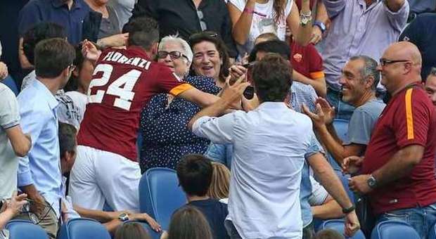 Abbraccio a Nonna Aurora, spot per il calcio Tavecchio chiama Florenzi: «E' vera etica» Conte: «Speriamo si ripeta in Nazionale