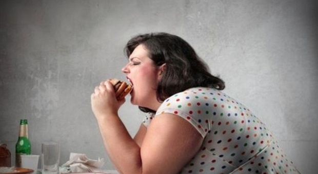 Un'immagine-simbolo dell'obesità (www.bevisano.it)