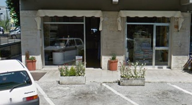 Il negozio in via Paolessi