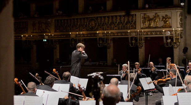 San Carlo in streaming, appuntamento con il concerto diretto da Valcuha