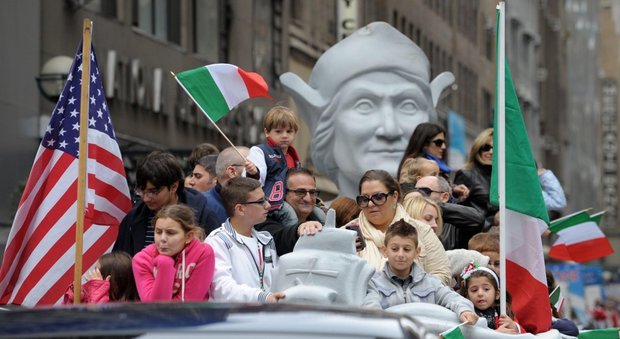 New York, la comunità italiana boicotta il Columbus Day: anche il sindaco rinnega le sue origini