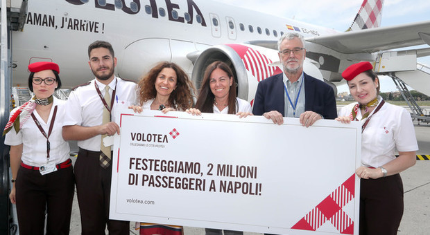 Volotea tocca quota 2 milioni di passeggeri a Napoli e regala un anno di voli gratis