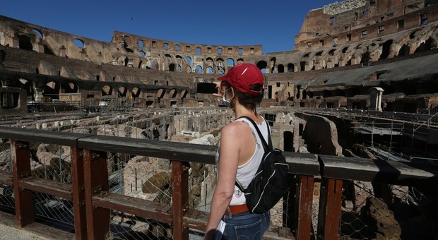 Il Colosseo visto dall'arena nella foto di Francesco Toiati