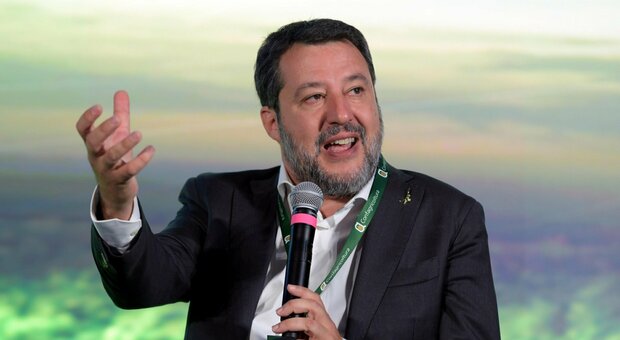 Pace fiscale, Salvini insiste: «Italiani ostaggio dell'Agenzia delle Entrate». L'opposizione (dal Pd a M5S) all'attacco