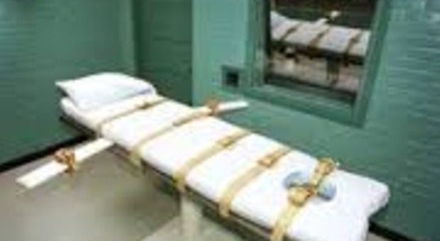 Usa, fallisce esecuzione capitale: detenuto muore in 43 minuti tra atroci dolori