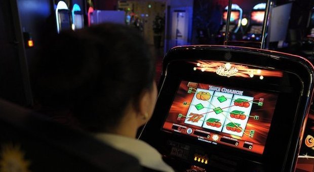 Slot machine, Renzi: ridurremo punti gioco a 15mila