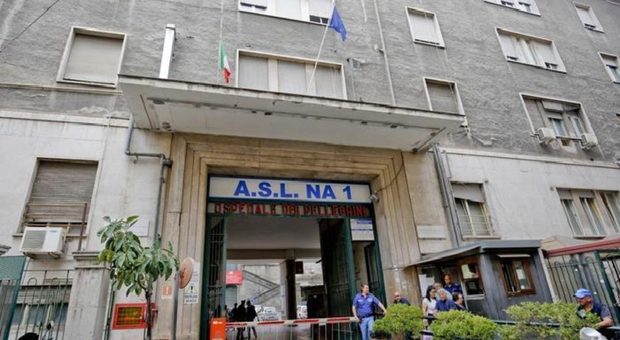 Napoli: alta tensione all'ospedale Pellegrini, infermiera minacciata dal familiare di un paziente
