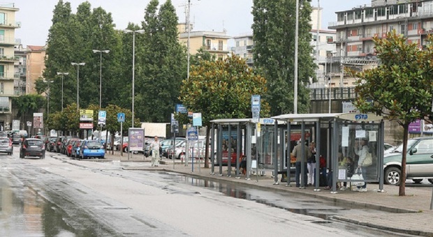 Una fermata del bus a Salerno