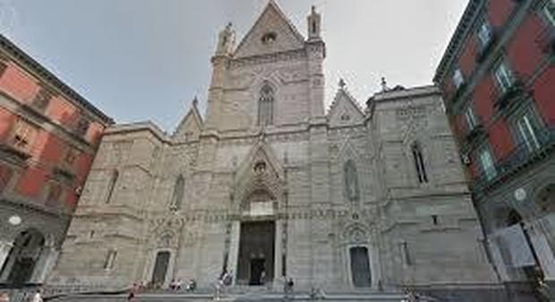 Napoli. Le mogli di 4 operai Hitachi licenziati occupano il Duomo