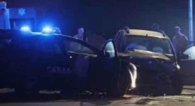 Marano, jeep impatta contro volante dei carabinieri: contusi i passeggeri