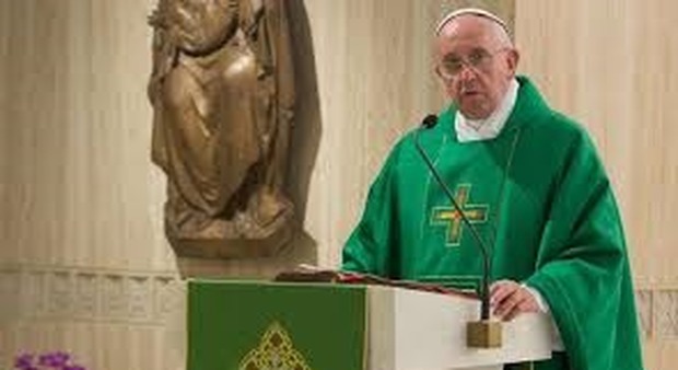 Papa Francesco invita tutti a fare un esame di coscienza la sera: fa bene ai cristiani