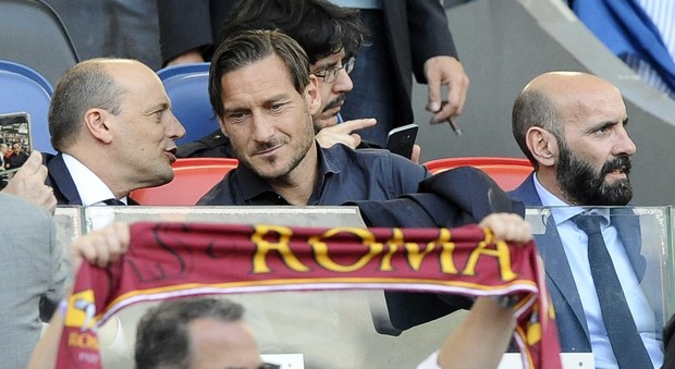 Roma, Totti ai tifosi: «Il mondo ci guarda». Schick: «Contro il Liverpool coraggio e cattiveria»