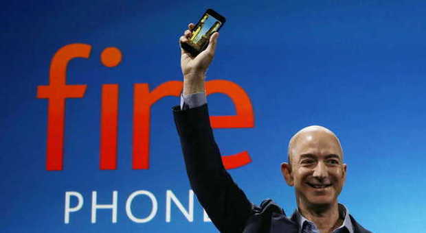 Amazon, debutta Fire, il primo smartphone con display 3D
