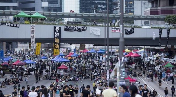 Hong Kong, polizia nega permesso di manifestare a Civil Human Right Front