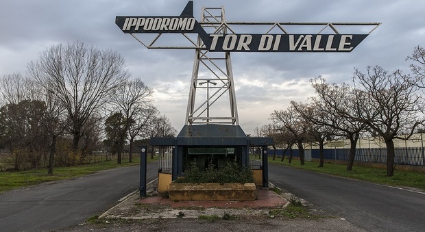 Roma, stadio di Tor di Valle, ultima grana: «Servono strade a 8 corsie»