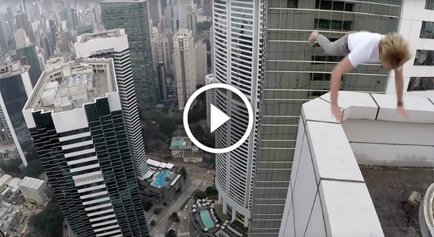 Le folli evoluzioni di "Oleg Cricket" sui grattacieli di Hong Kong