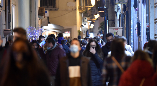 Salerno, chiusure da zona rossa: coi negozianti tremano gli ambulanti