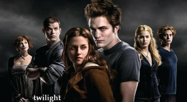 "Midnight Sun", la saga di Twilight non si ferma: il nuovo romanzo di Stephenie Meyer