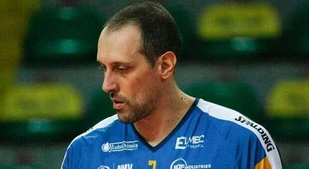 Roberto Cazzaniga, l'ex nazionale di volley truffato da una finta fidanzata: «Ho perso 700mila euro»