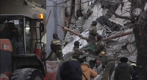 Esplode un condominio in Russia: 3 morti e 79 dispersi