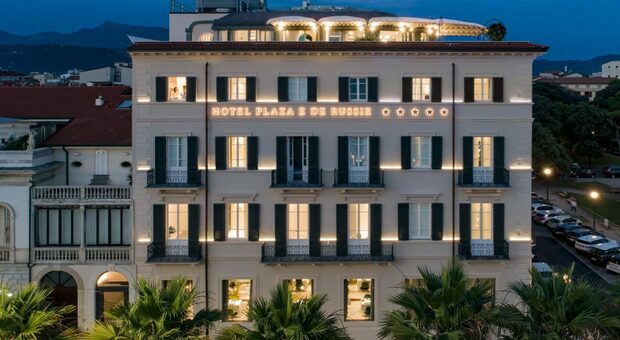 Viareggio, il soggiorno da favola dello sceicco: per una settimana un intero hotel a 5 stelle