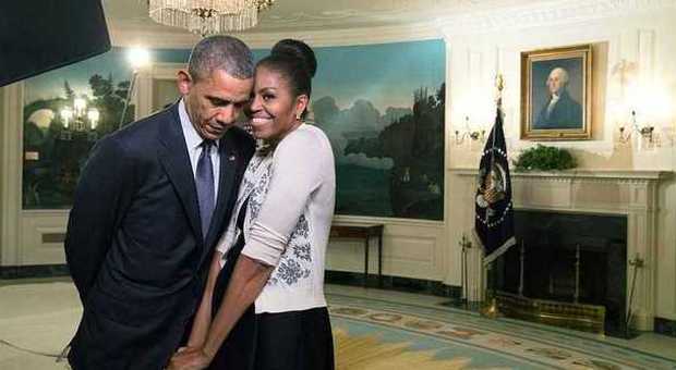 Obama e Michelle, su Twitter lo scatto romantico per gli auguri di Buona Pasqua