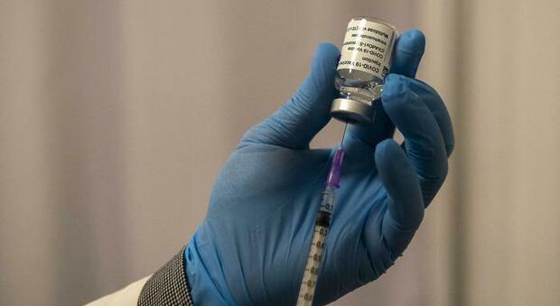 Coronavirus, il vaccino Johnson & Johnson anche in farmacia nel lazio: la svolta
