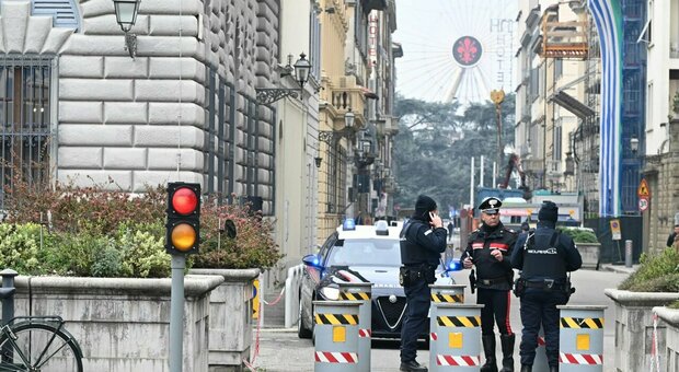 Molotov al Consolato Usa a Firenze, Hamas rivendica l'attentato: arrestato un 22enne. Ipotesi terrorismo