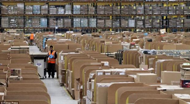 Un polo logistico Amazon