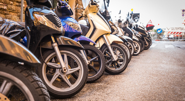Rc per lo scooter 50 a 1.400 euro, Napoli costa il doppio delle altre città