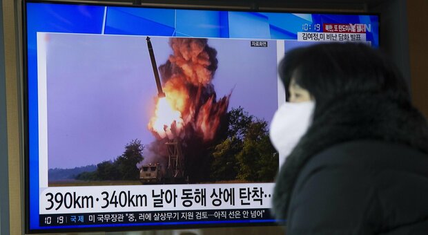 Corea del Nord lancia due missili balistici, tensione con gli Stati Uniti. La sfida della sorella di Kim. L'Onu: «Forte condanna»