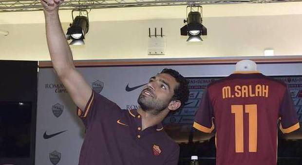 Salah, selfie con la nuova maglia