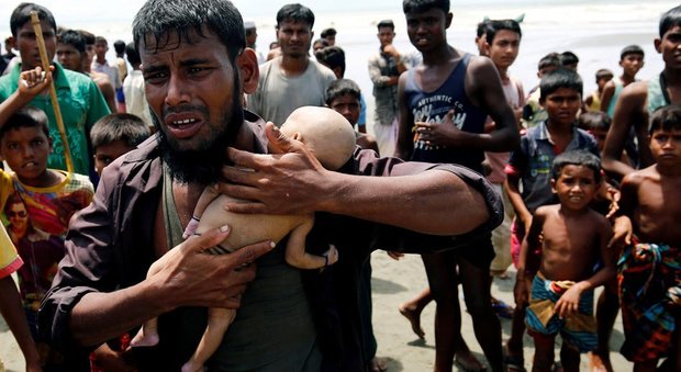 Papa Francesco vuole una conferenza internazionale sui Rohingya, la minoranza musulmana perseguitata