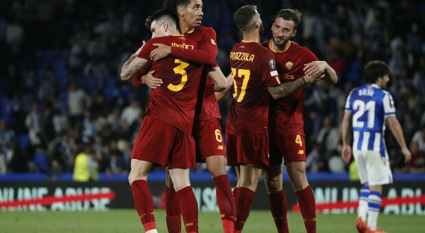 La Roma resiste contro la Real Sociedad (0-0) e raggiunge i quarti. Mourinho punge la Lazio: «Ha un'altra coppa?»