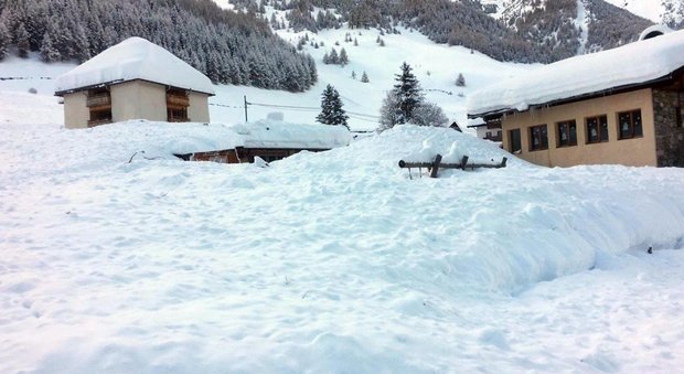 Bolzano, valanga minaccia hotel: ottanta turisti evacuati