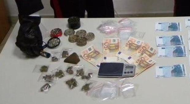 Droga e banconote false: arrestati due ragazzi sorpresi a Cisternino