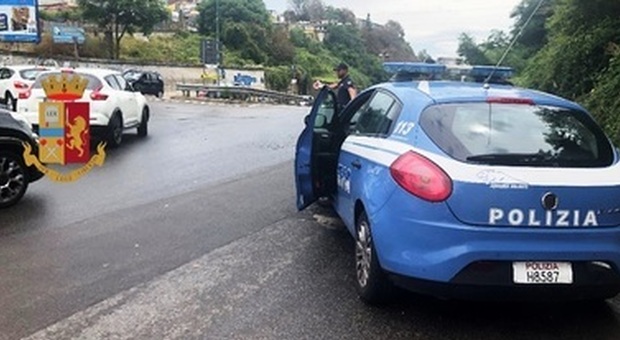 Napoli, poliziotti aggrediti a Pianura: arrestato 50enne insofferente al controllo