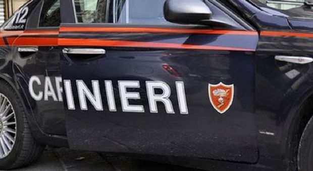 Napoli, sparatoria in pieno giorno a Fuorigrotta: 30enne gambizzato in strada