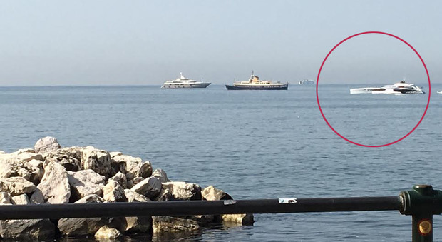 Sommergibile: è il nuovo yacht sul lungomare di Napoli