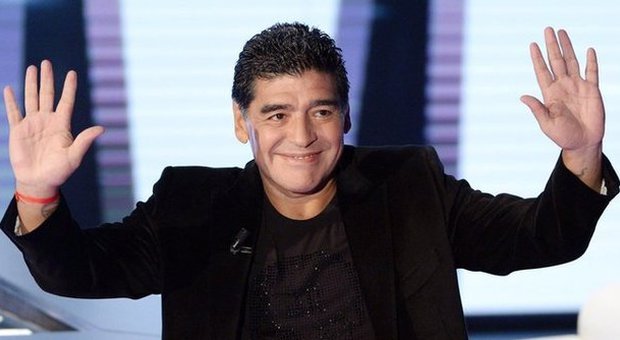 Maradona arriva al San Paolo, a sorpresa per Napoli-Roma: «Emozionato come un bambino»