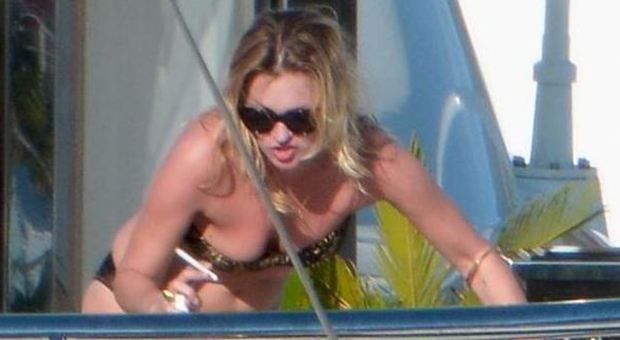Kate Moss in barca a St Barts