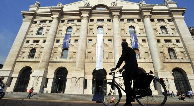 Borse, banche sotto tiro attesa per l'apertura di Milano