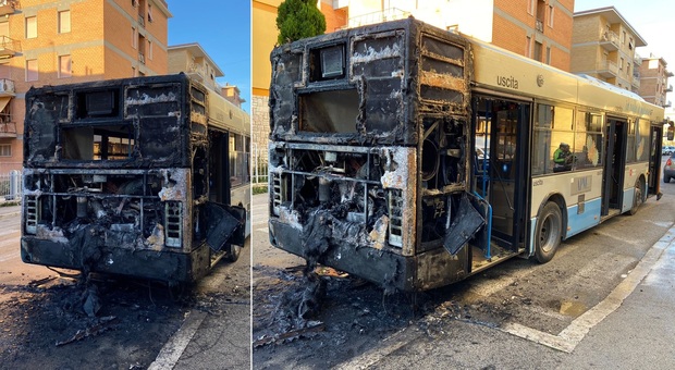 Macerata, prima il fumo e poi le fiamme: paura sull'autobus per studenti semidistrutto dal fuoco