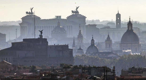 Smog a Roma, il Campidoglio: «Situazione critica per tre giorni»
