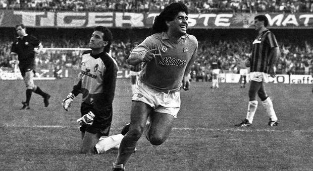 «Maradona» di Sergio Siano, appuntamento alla Feltrinelli