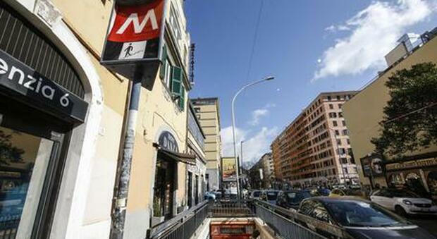 Roma, caos sulla Metro B: linea ferma per 4 ore. «Colpa di un sabotaggio alla centrale elettrica»