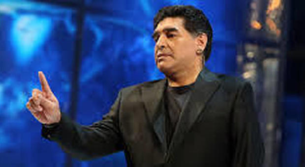 «Maradona denuncia le figlie: sottratti due milioni di euro»