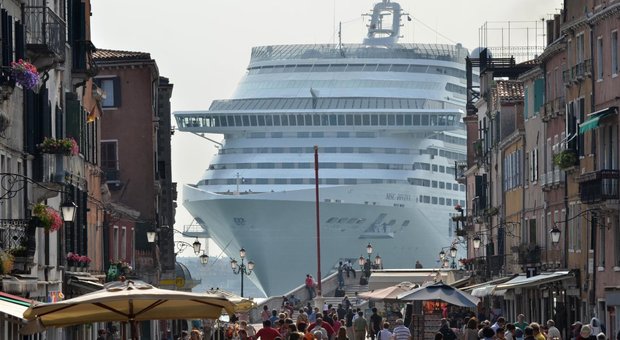 Il viceministro Rixi: «Con il Mose, Venezia diventerà un porto a ore»
